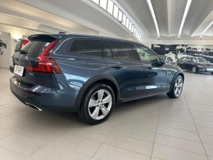 Volvo V60 Cross Country D4 AWD Geartr.Bus.Plus